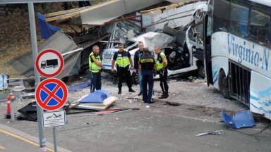 Според протоколите на Административния съд са издадени заповеди за предсрочно