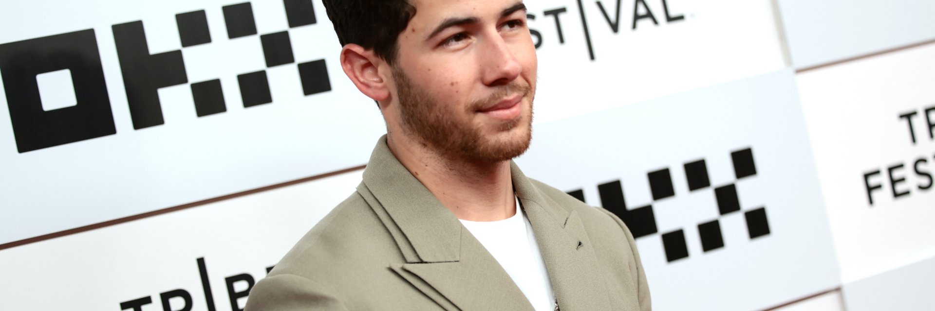 Ник Джонас ще участва в празничния хорър "White Elephant"