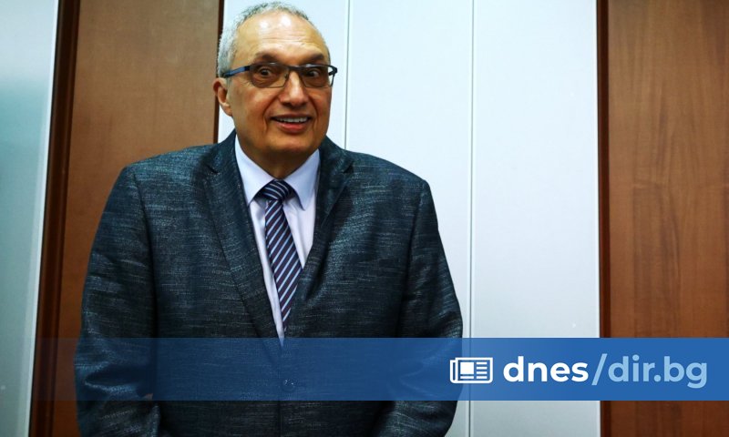 Иван Костов излезе с анализ на искането на президента Радев