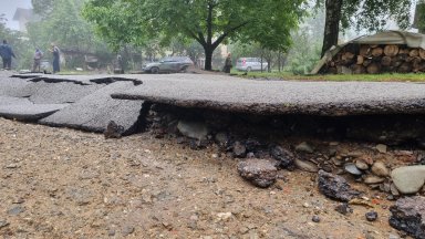 Поройните дъждове са нанесли огромни щети в три общини в Монтанско (снимки)