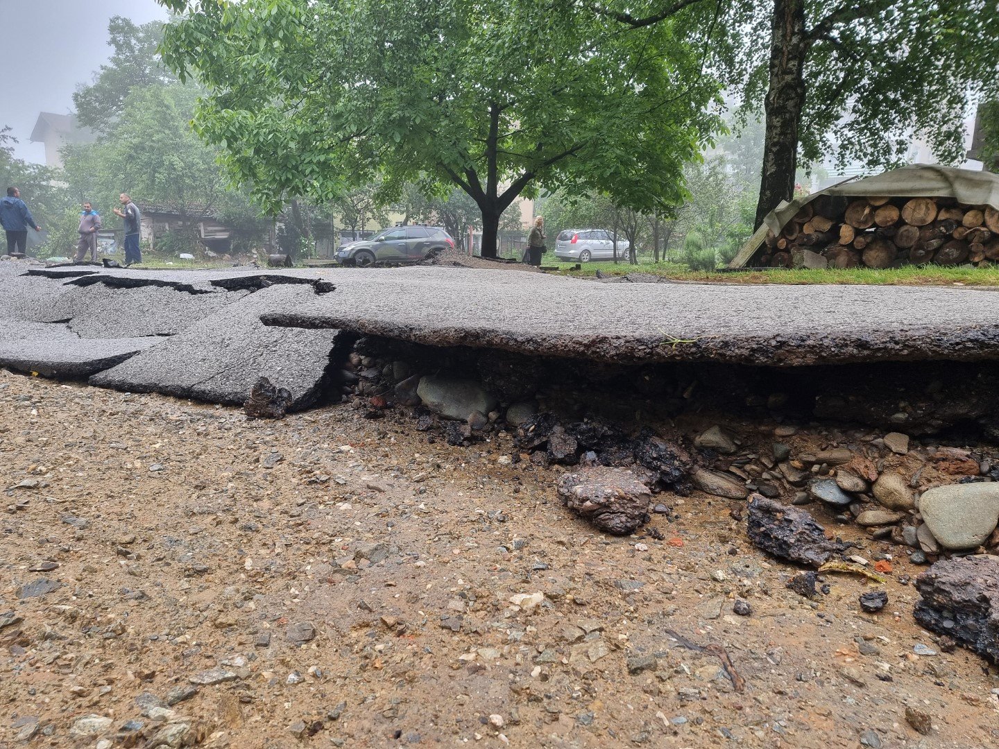 Поройните дъждове са нанесли щети в три общини в Монтанско