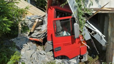 Снимка ОДМВР Бургас Камионът Нисан Атлеон с бургаска регистрация собственост на