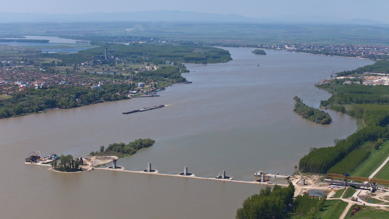 Водолази откриха тялото на 15-годишното момче, изчезнало в Дунав край Видин