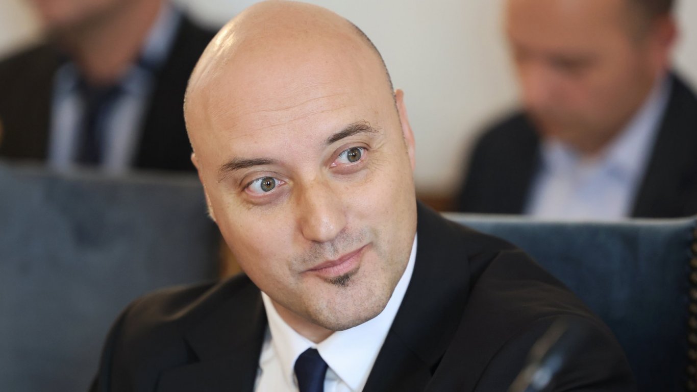 Атанас Славов ще предложи на ВСС спиране на процедурата за избор на нов главен прокурор