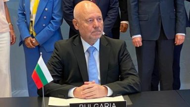 Той участва в срещата на министрите на отбраната на страните членки