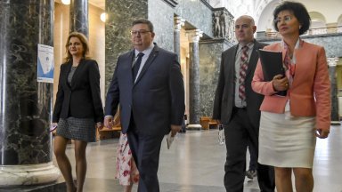 Пред bTV Надежда Йорданова от Демократична България заяви ВСС трябва