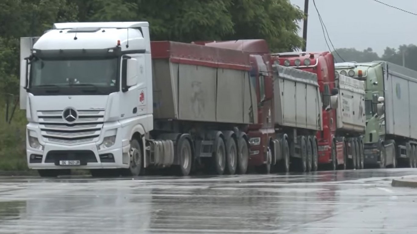 Сръбски камиони блокираха пътищата от Косово към Сърбия