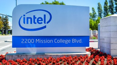 Intel ще съкрати един от осемнадесет служители в Орегон