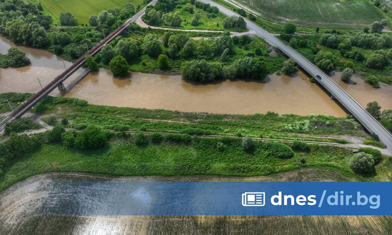 Той добави, че през вчерашния ден регулярно са били източени