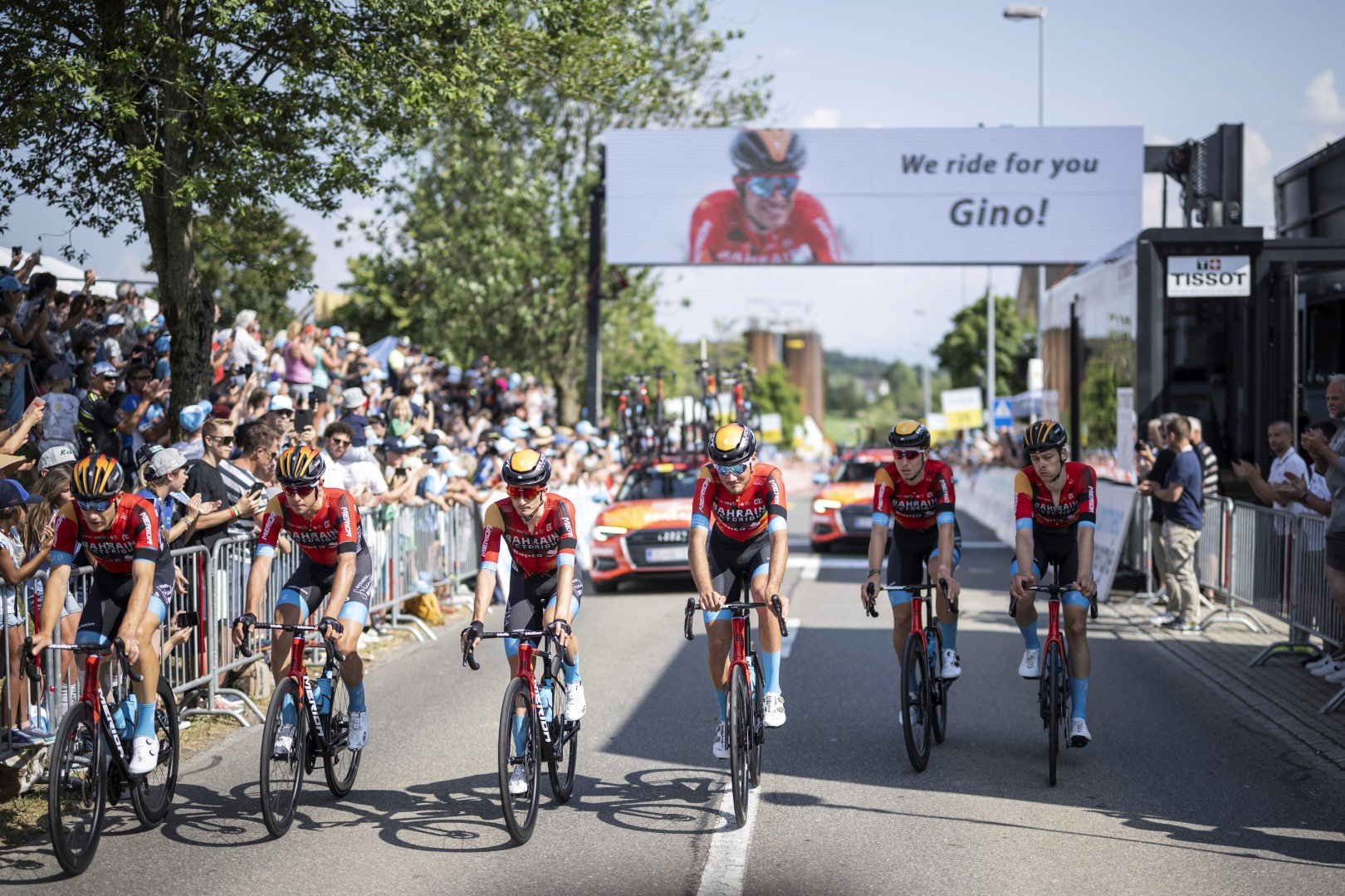 Етапите на Обиколката на Швейцария след случилото се с Джино минават в почит на паметта на състезателя