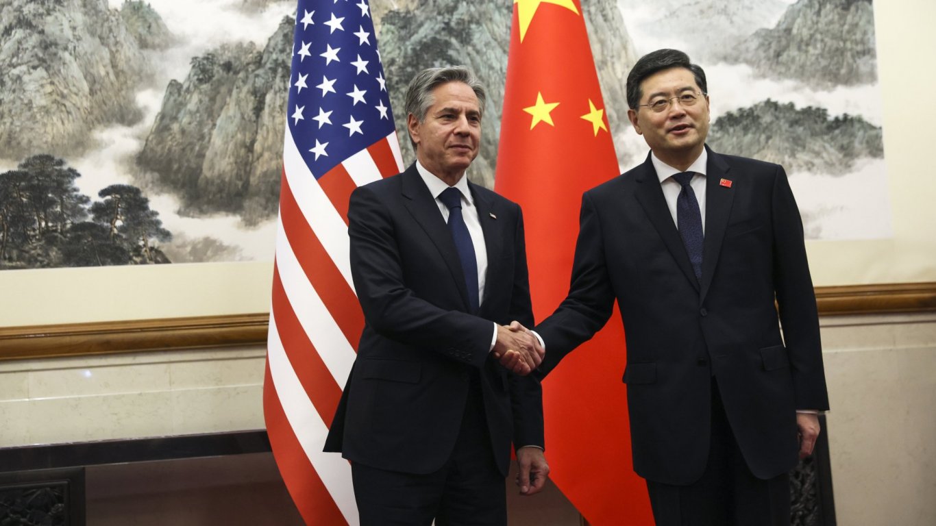 Блинкън заяви в Пекин, че САЩ не искат да се откъсват от Китай