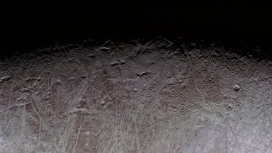 Потъващият лед на юпитеровата луна Европа увеличава шансовете за откриване на живот там