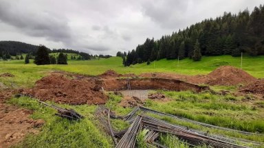 Караколев заяви че става въпрос за 200 квадратни метра ливади