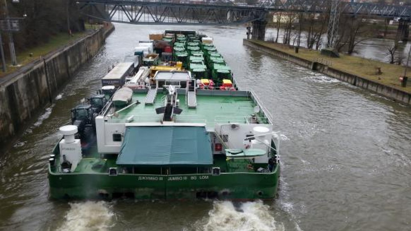 Техническа грешка довела до големия петролен разлив от българския кораб в река Дунав