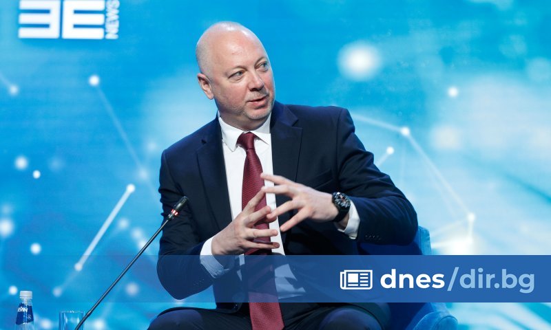 Днес е първият от трите дни на дискусии, в които