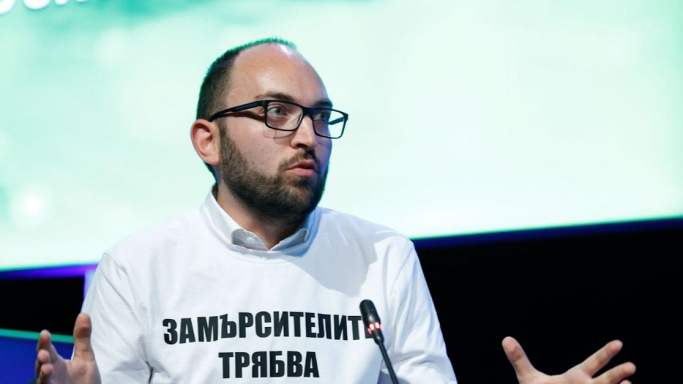 Балин Балинов, координатор на кампания "Енергийни решения" в "Грийнпийс" - България