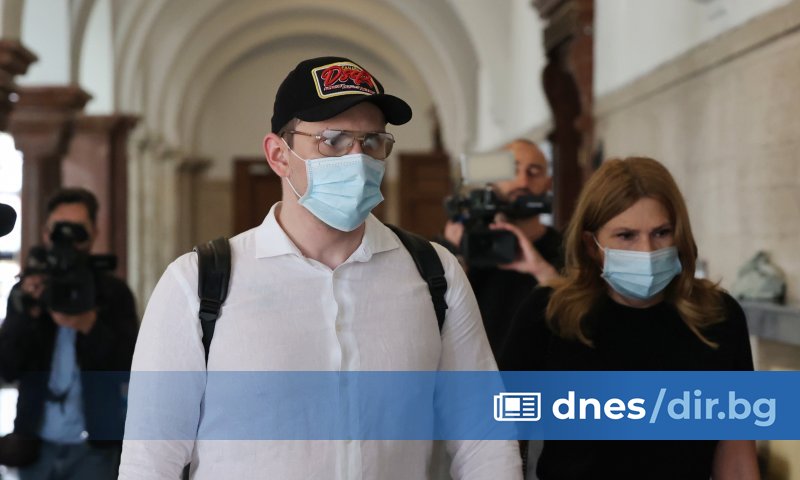 Процесът бе образуван по касационен протест и жалби на защитниците