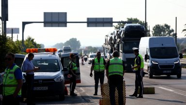 В тях ще участват освен представители на Пътна полиция и