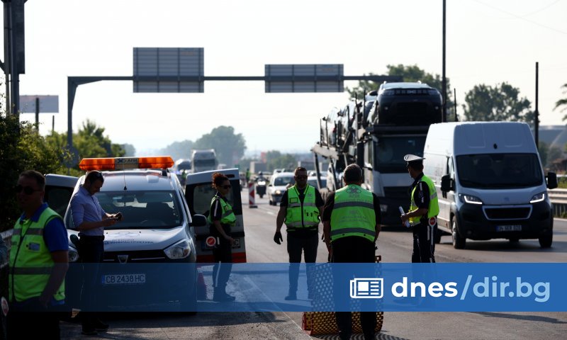 В тях ще участват освен представители на Пътна полиция и