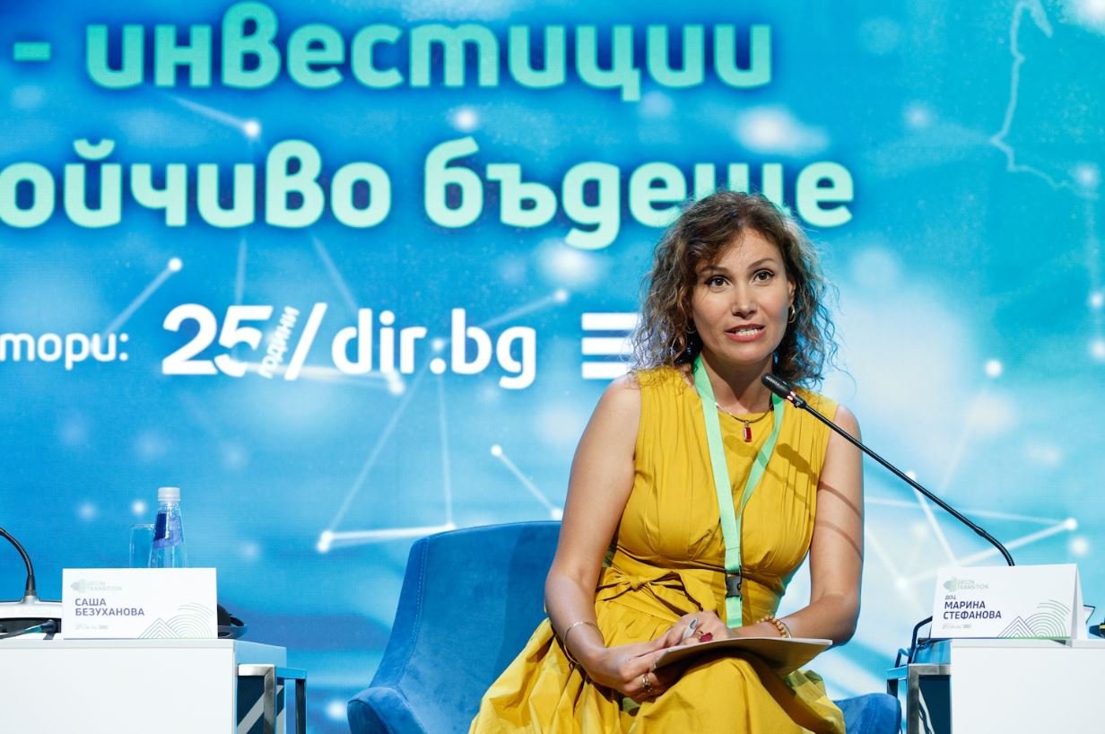 Доц. Марина Стефанова, Директор на програма „Отговорно и устойчиво управление“ в СУ, модератор на панела 