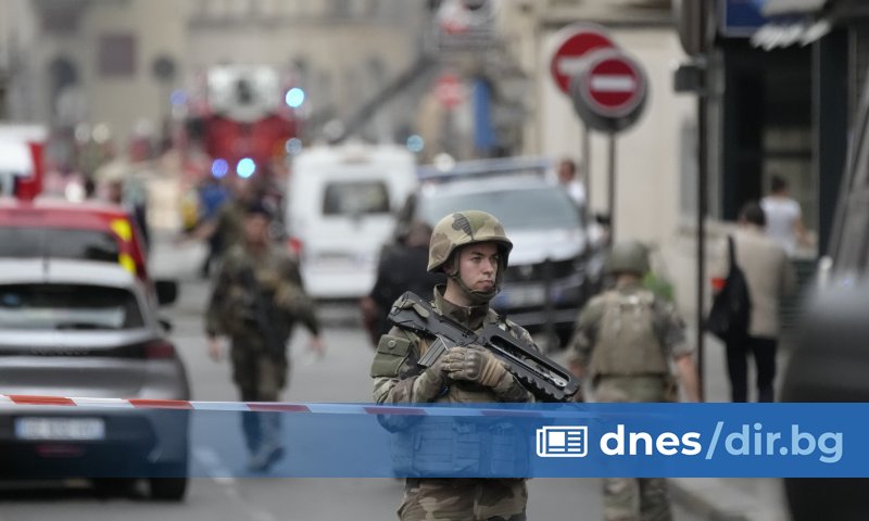 Снимка: АР/БТА Eдин от студентите в Екол де мин, едно