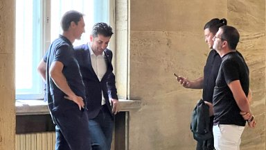 Софийският градски съд е постановил Петков да плати 50 хиляди