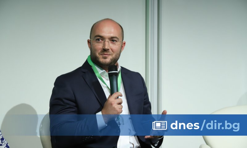 Георгиев участва в дискусията Умни зелени градове и зелени политики. 
Председателят на