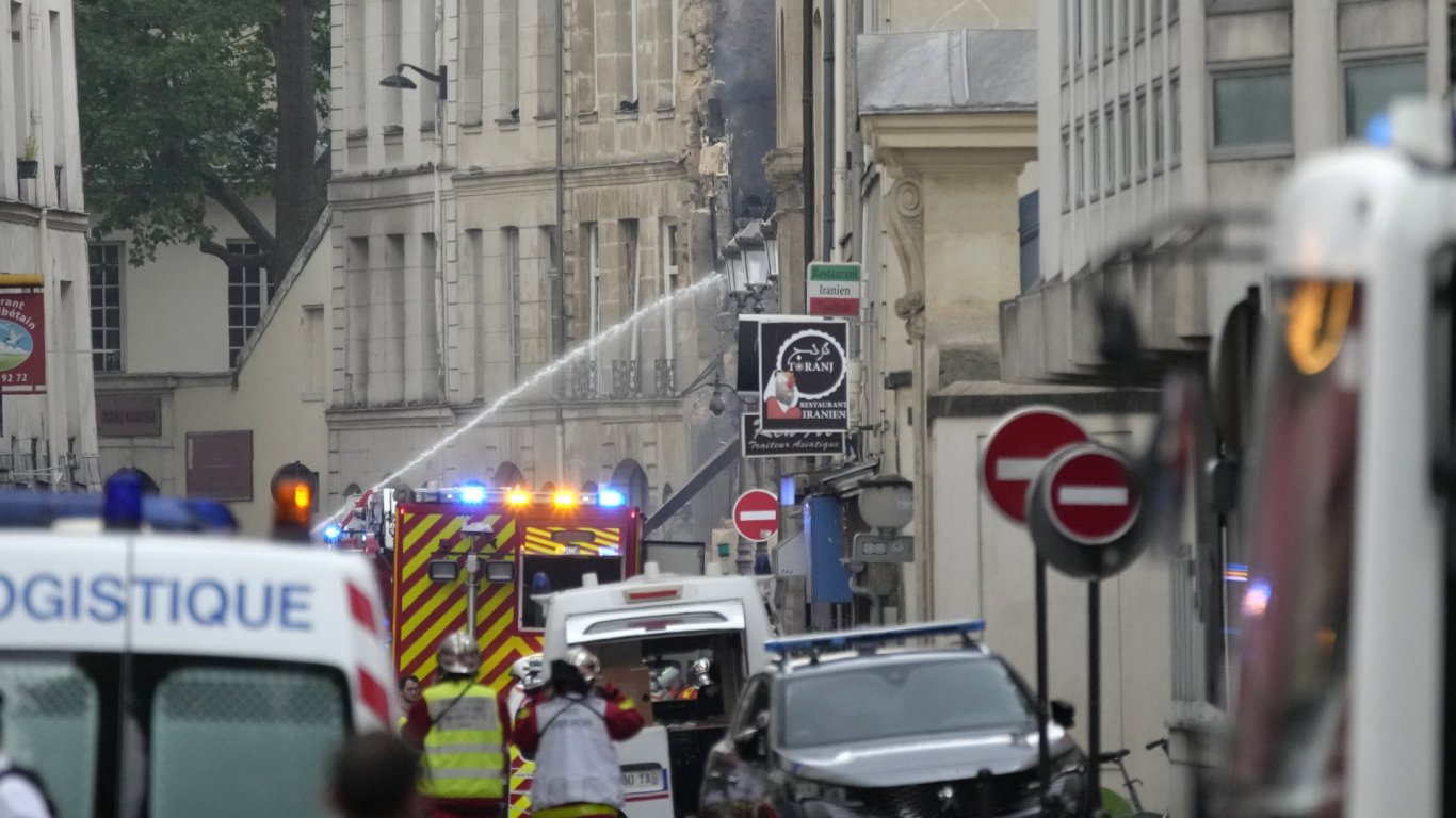 Шестима души са в тежко състояние, а един все още е в неизвестност, след експлозията в Париж
