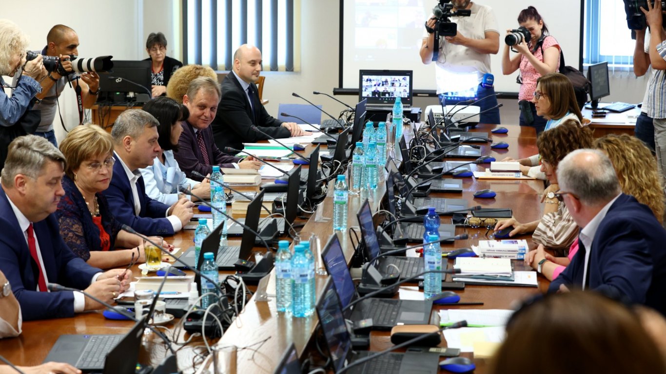 Пленумът на ВСС откри процедура за избор на нов главен прокурор