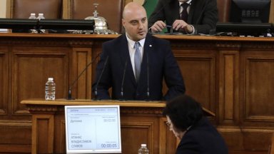 Без ПП-ДБ парламентът изслуша поканения от тях Атанас Славов за избора на Сарафов