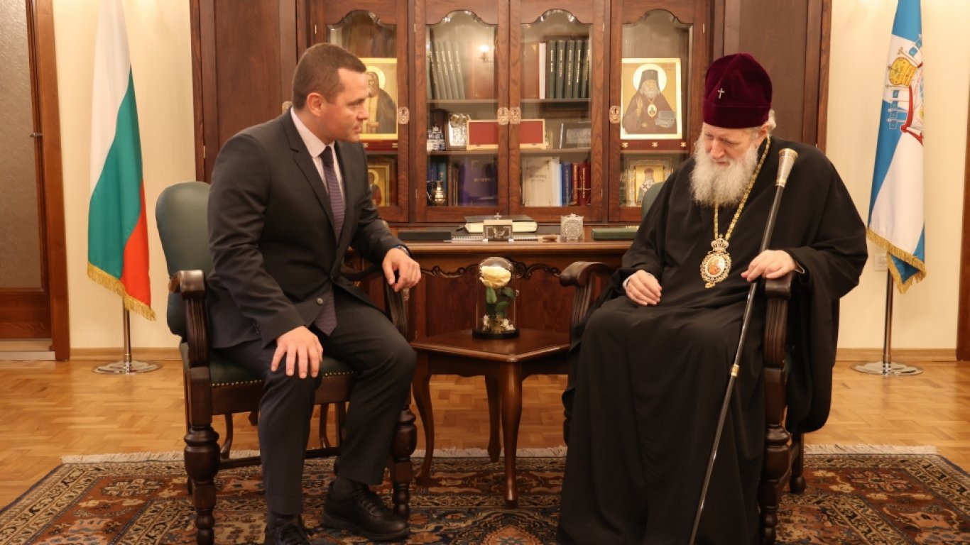 Патриарх Неофит се срещна с кмета на Русе и отправи своята благословия към русенци