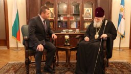 Патриарх Неофит се срещна с кмета на Русе и отправи своята благословия към русенци