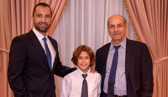 Васил Байрактаров със сина си и баща си Рамиз