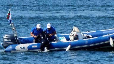 Мъж се е на Северния централен плаж в Приморско а