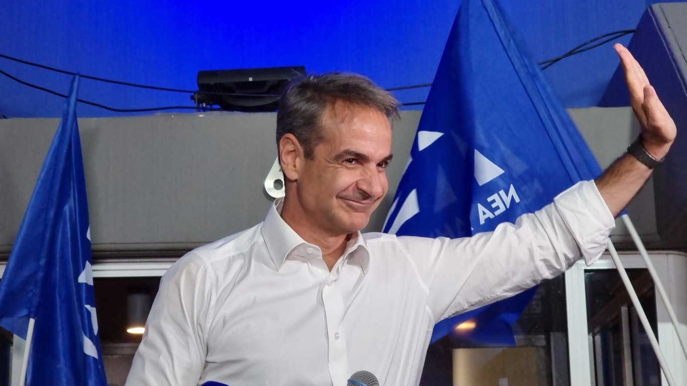 Мицотакис печели абсолютно мнозинство на изборите в Гърция, 8 партии влизат в парламента 