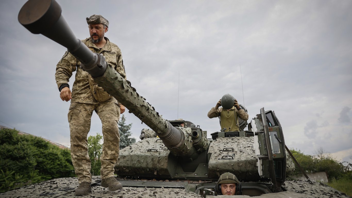 Украинската офанзива навлиза в нова фаза, вкарват в боя обучените на Запад резерви
