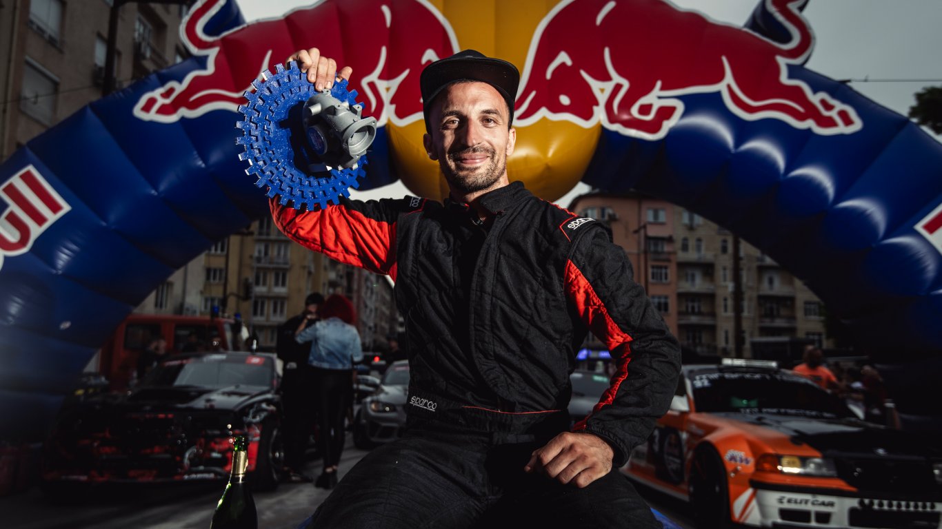 Стефан Цанков "Арчи" е шампион в Red Bull Car Park Drift!