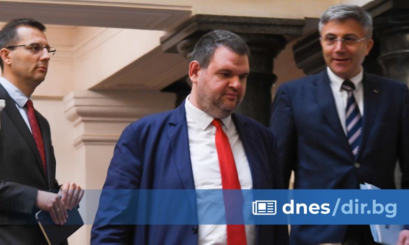 Румен Христов от ГЕРБ-СДС (председател на СДС) пък каза в