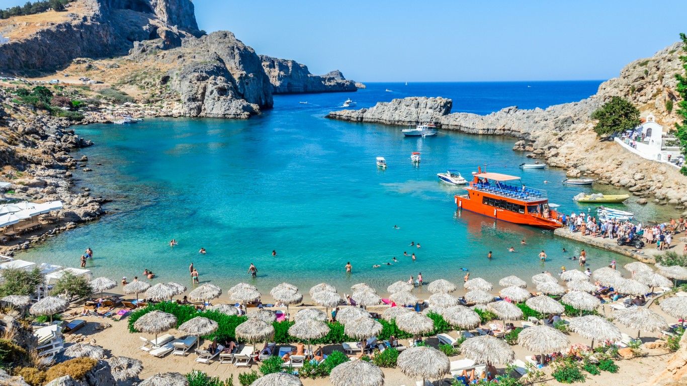 Гръцките власти: Посещавайте единствено плажове със спасители