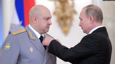 Според журналиста в указа се посочва още че Суровикин ще