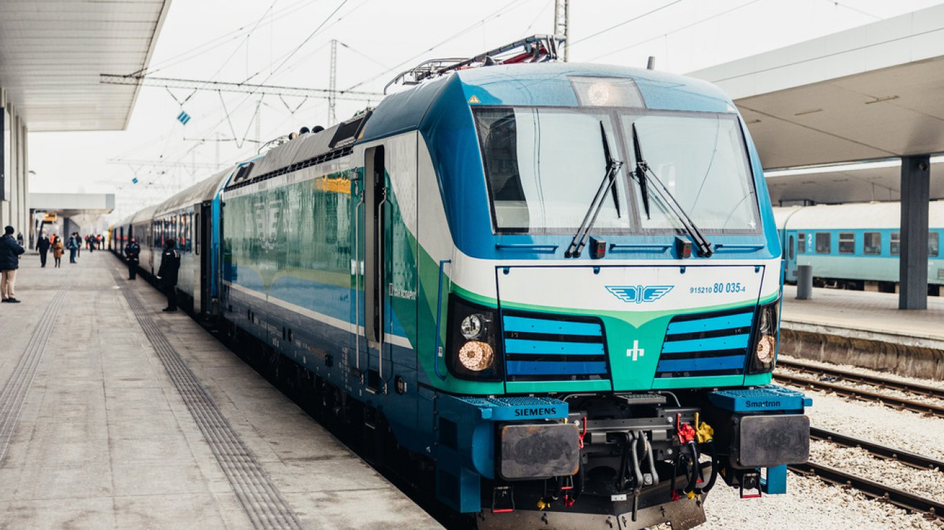  БДЖ пуска два допълнителни нощни влака до Бургас