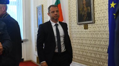 Делян Добрев сезира ВАП за енергийната политика на кабинета Денков