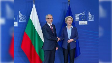 Той посочи че с Фон дер Лайен са обсъдили международните