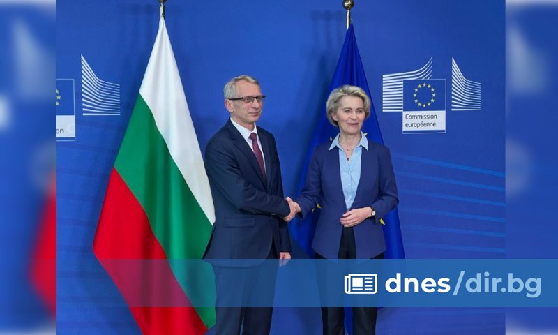 Той посочи, че с Фон дер Лайен са обсъдили международните