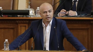 Борисов в рамките на няколко месеца успя да предаде първо