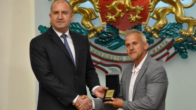 Легенди на българския спорт бяха удостоени с Почетния знак на президента