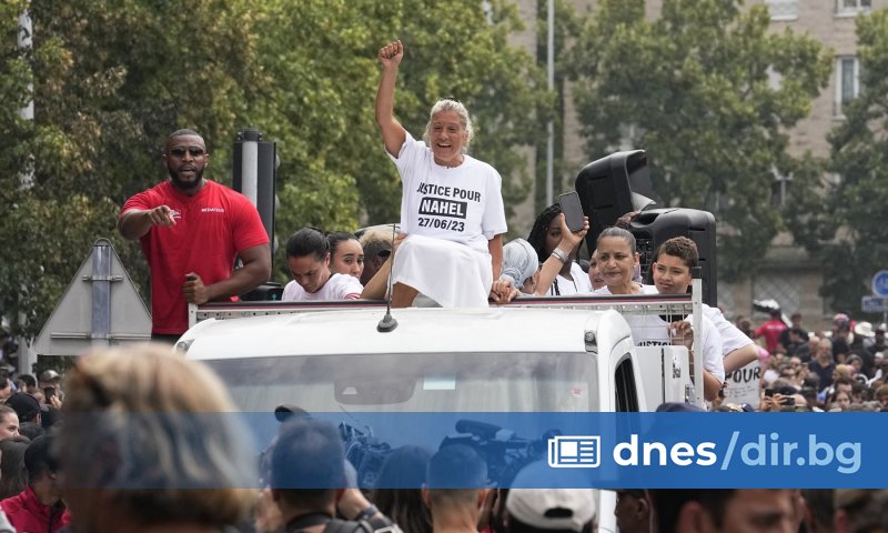 Прокурорът от парижкото предградие Нантер Паскал Праш каза, че въз