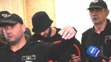 Заседанието започна в 15 30 ч и продължи 6 часа Съдът уважи