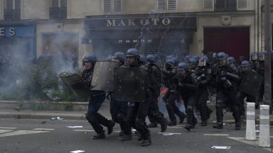 Пета поредна нощ на безредици във Франция: Близо 500 арестувани, погребаха застреляния Наел