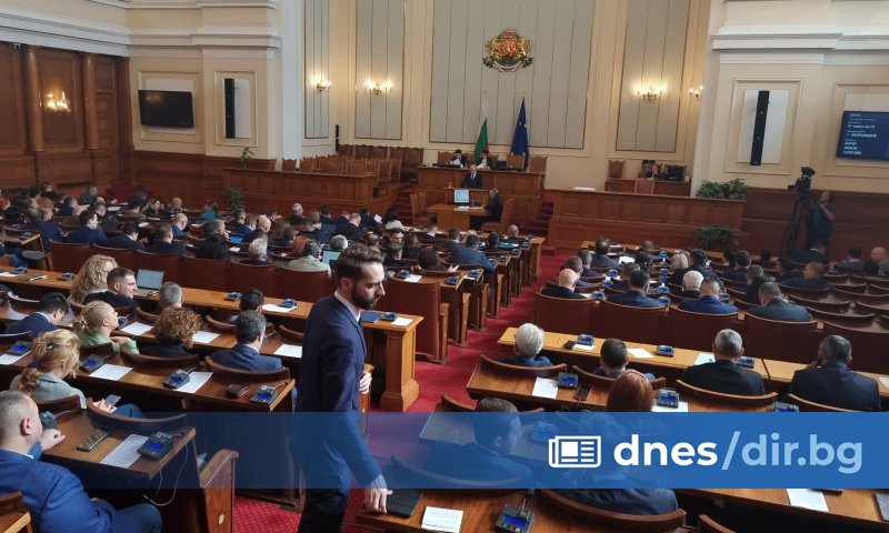 От Възраждане поискаха днес да бъде изслушан министър-председателят Николай Денков